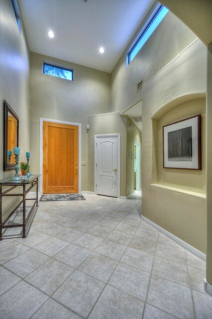 003_Foyer