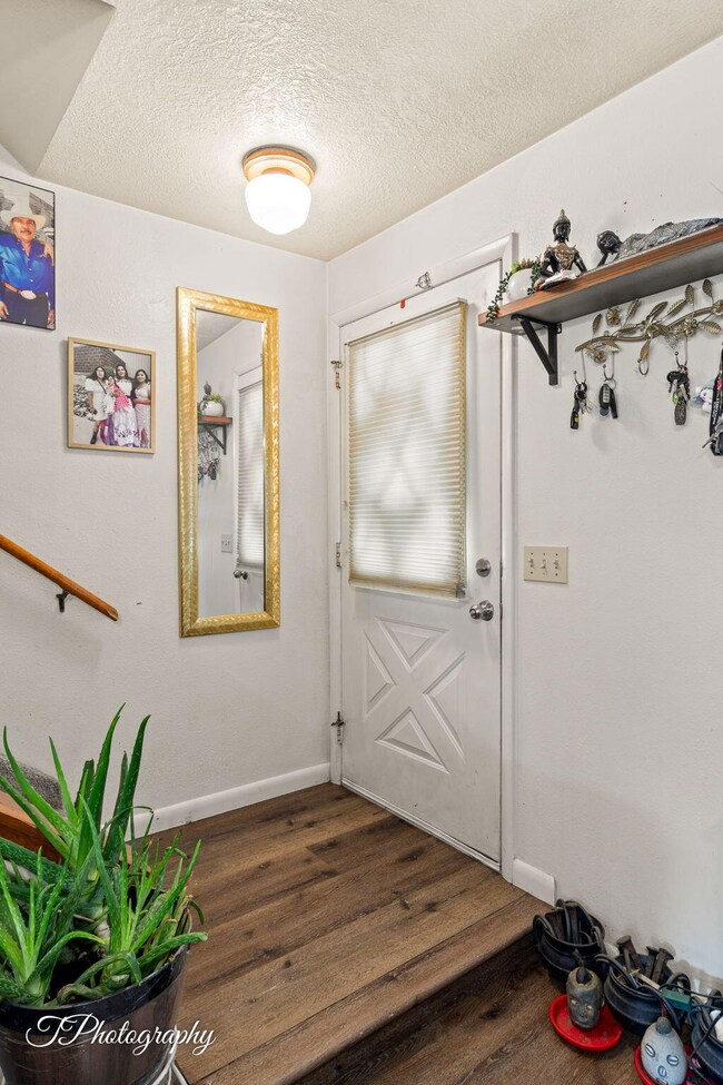 3-web-or-mls-1707 West 1020 Nort 62-1