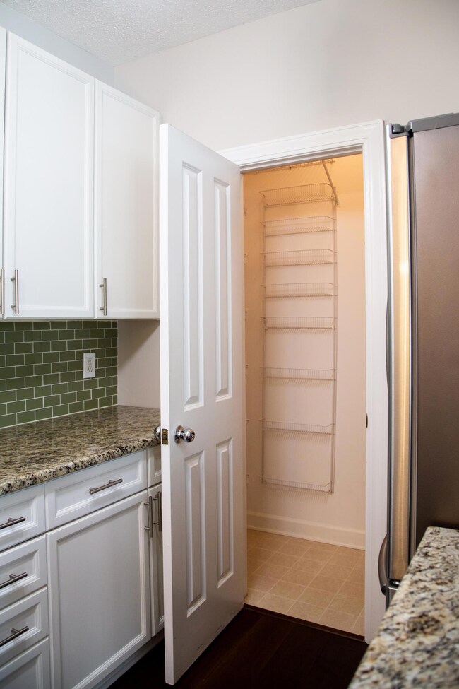 1728 Wyngate-17
