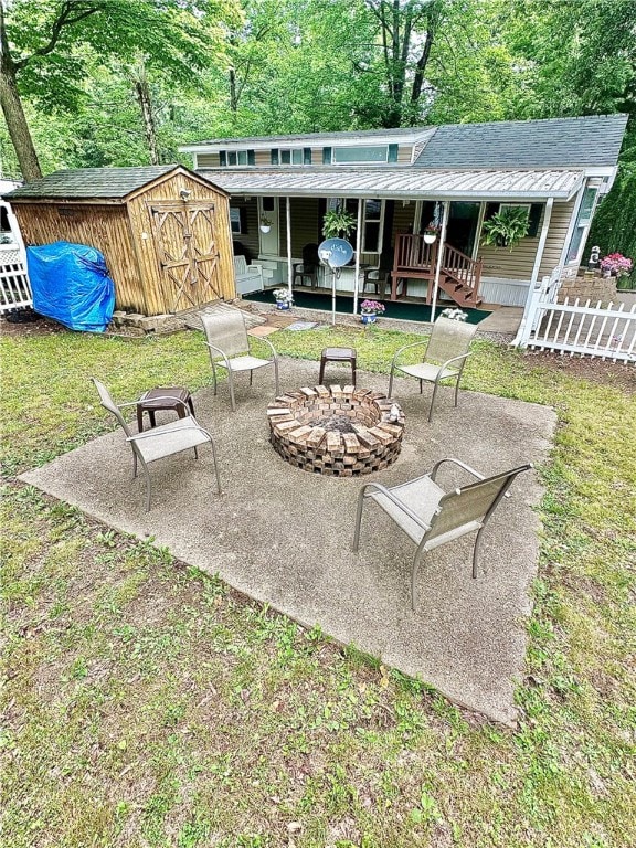 Fire pit area with chairs and side tables included