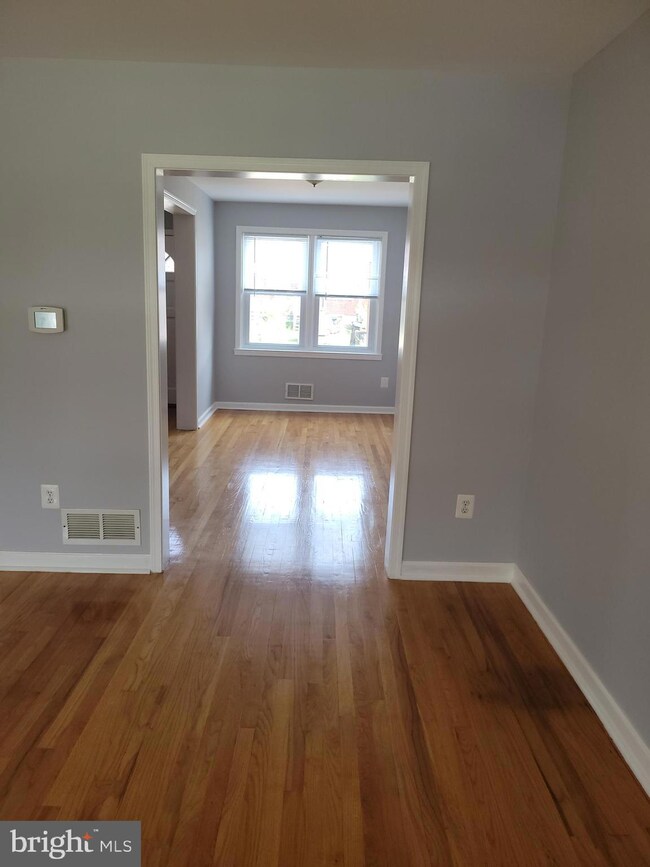 2212 Vailthorn Rd, Middle River, MD 21220 - photo 5