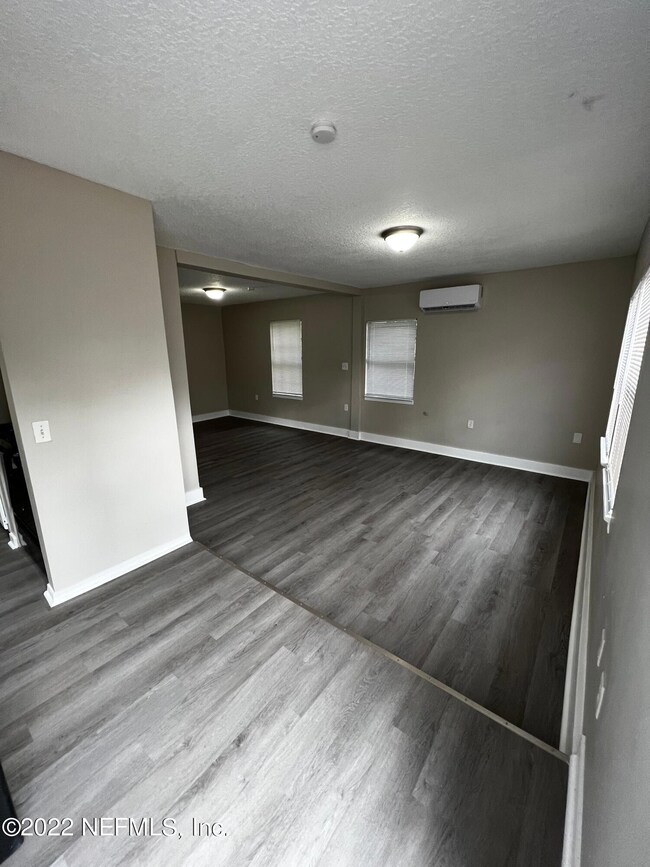 2425 Dolphin Ave unit B, Jacksonville, FL 32218 - photo 6