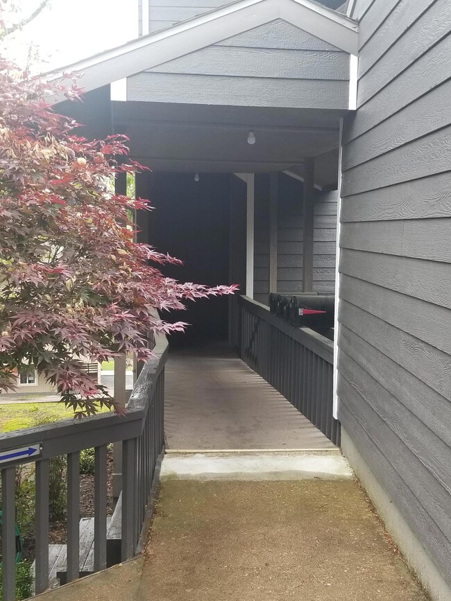 118 W Hensley 2-D Branson, MO  65616