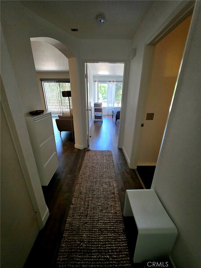 6815 Remmet Ave unit 217, Canoga Park, CA 91303 - photo 2