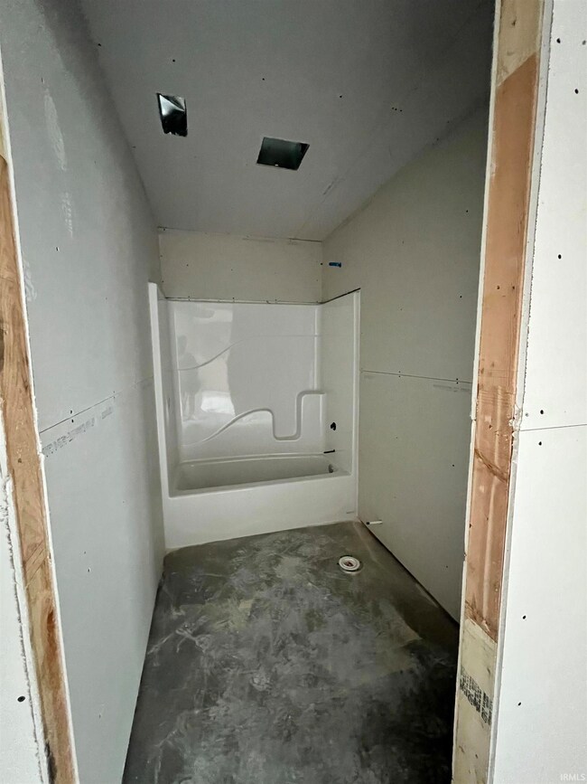 2049 Duncan Dr, Huntington, IN 46750 - photo 4