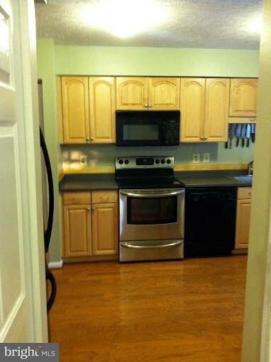 14013D Grumble Jones Ct, Centreville, VA 20121 - photo 2