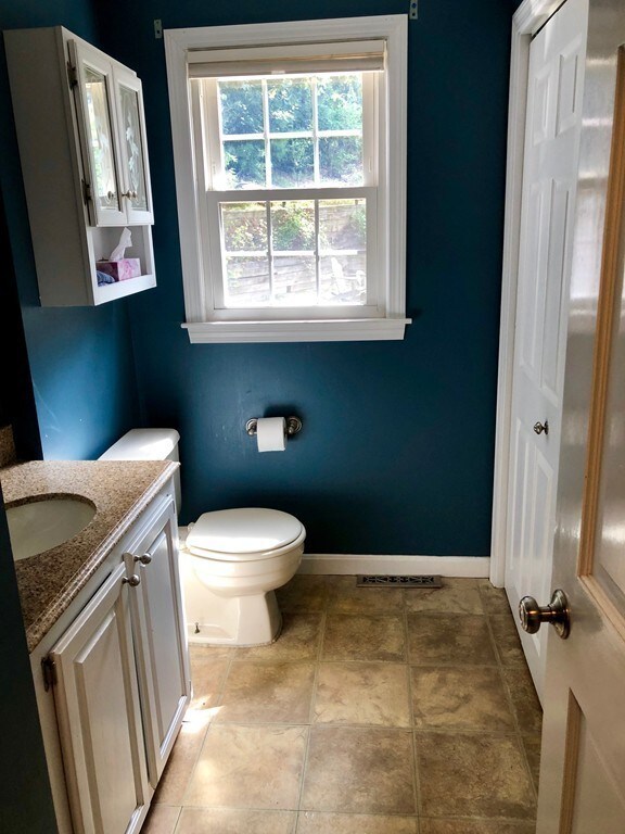 119 Longhill Rd, Franklin, MA 02038 - photo 7