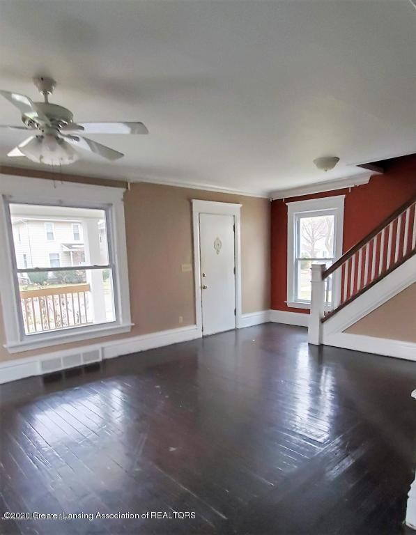 1325 Vine St Photo Living Room