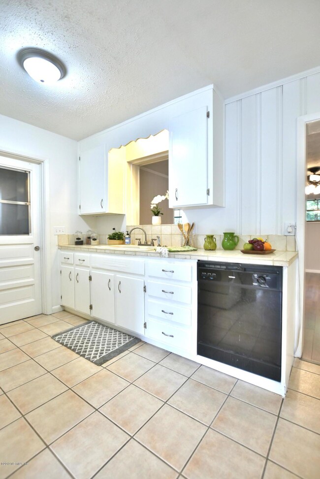 2504 Una Dr, Jacksonville, FL 32216 - photo 7