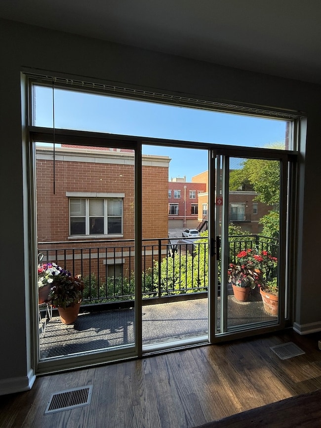 1333 N Burling St unit B, Chicago, IL 60610 - photo 5