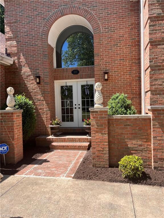 309 High Bluff, Aurora, OH 44202 - photo 2