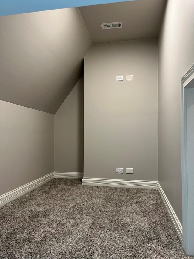 289 E 3rd St, Elmhurst, IL 60126 - photo 4