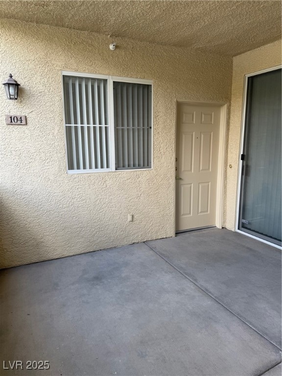 Entry/Courtyard