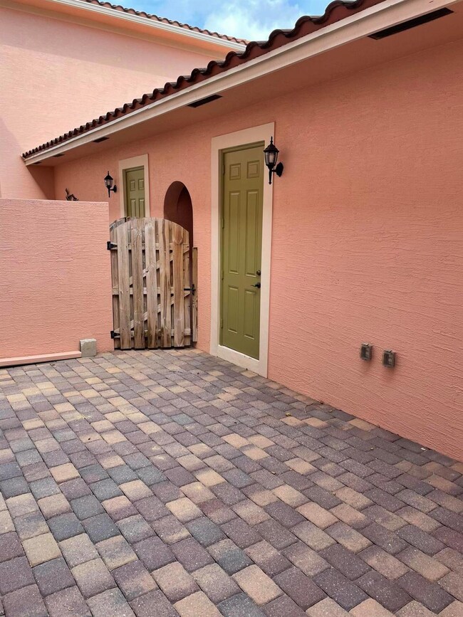 149 Glencullen Cir, Jupiter, FL 33458 - photo 3