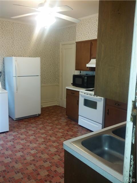 1617 W Hamilton St unit REAR, Allentown City, PA 18104 - photo 2