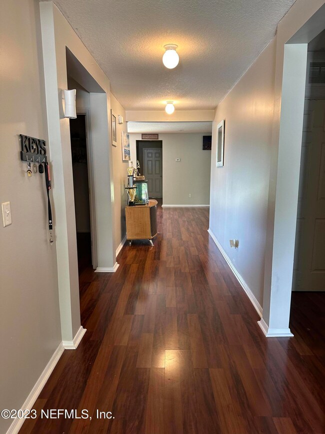 11907 Alexandra Dr, Jacksonville, FL 32218 - photo 3