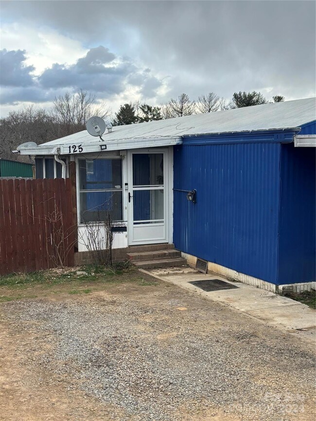 125 Kristey Ln, Hendersonville, NC 28792 - photo 7