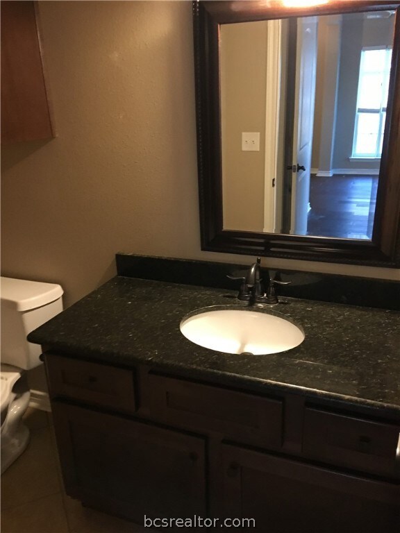 1018 Foster Ave unit A, College Station, TX 77840 - photo 5