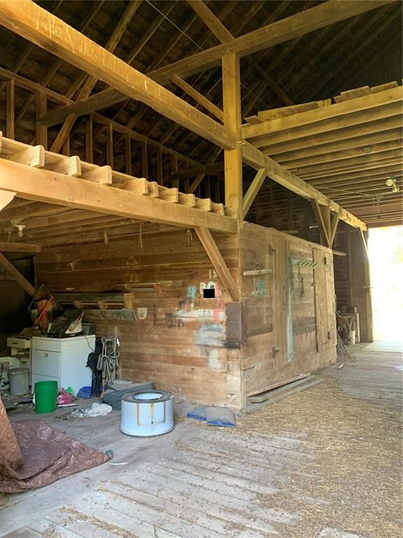 7215 Berry Rd SE, Cedar Rapids, IA 52403 - photo 2