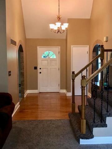 7904 Lakeview Ave, Lenexa, KS 66219 - photo 5