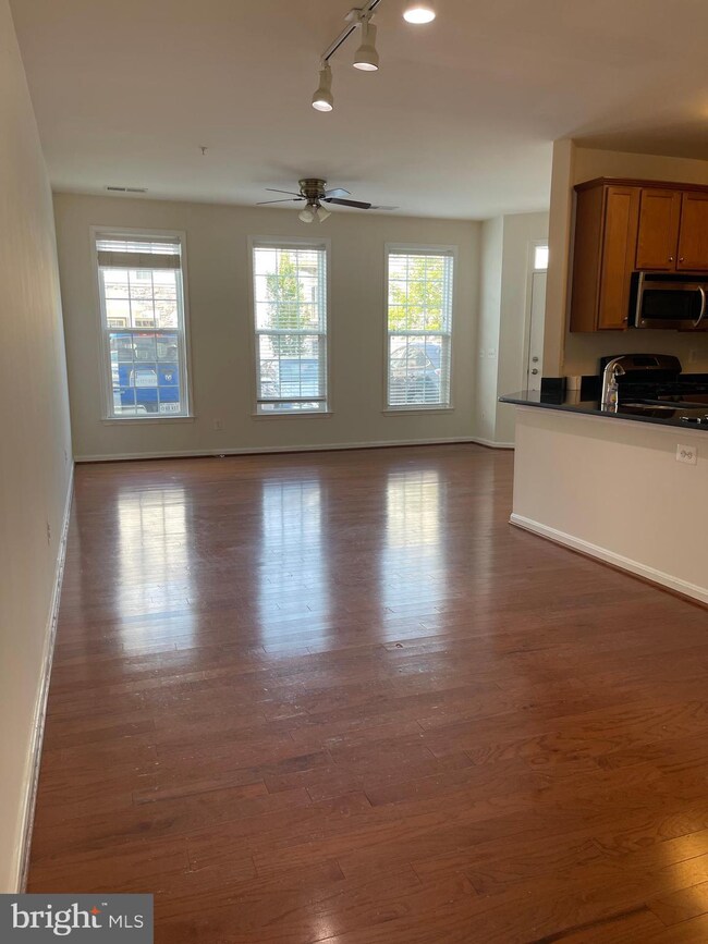 24656 Byrne Meadow Square, Aldie, VA 20105 - photo 7