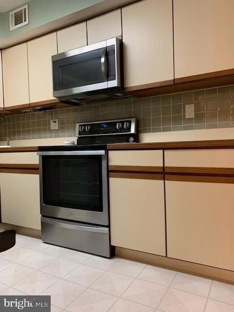 43019 Bennett Place unit 9, Southampton, PA 18966 - photo 4