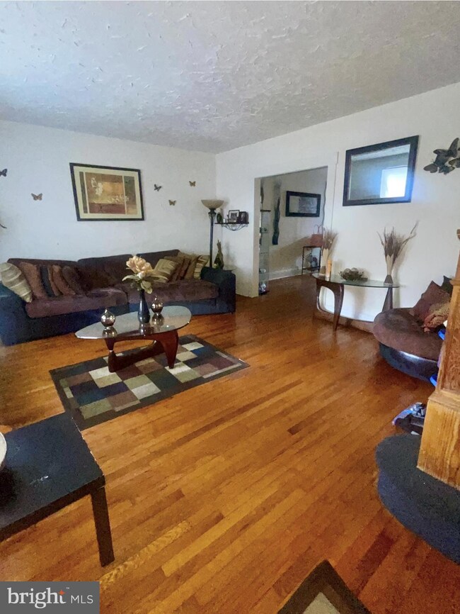 342 Marydell Rd, Baltimore, MD 21229 - photo 4