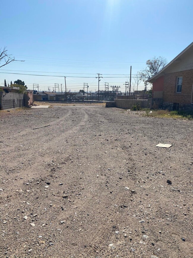 2910 Grant Ave, El Paso, TX 79930 - photo 3
