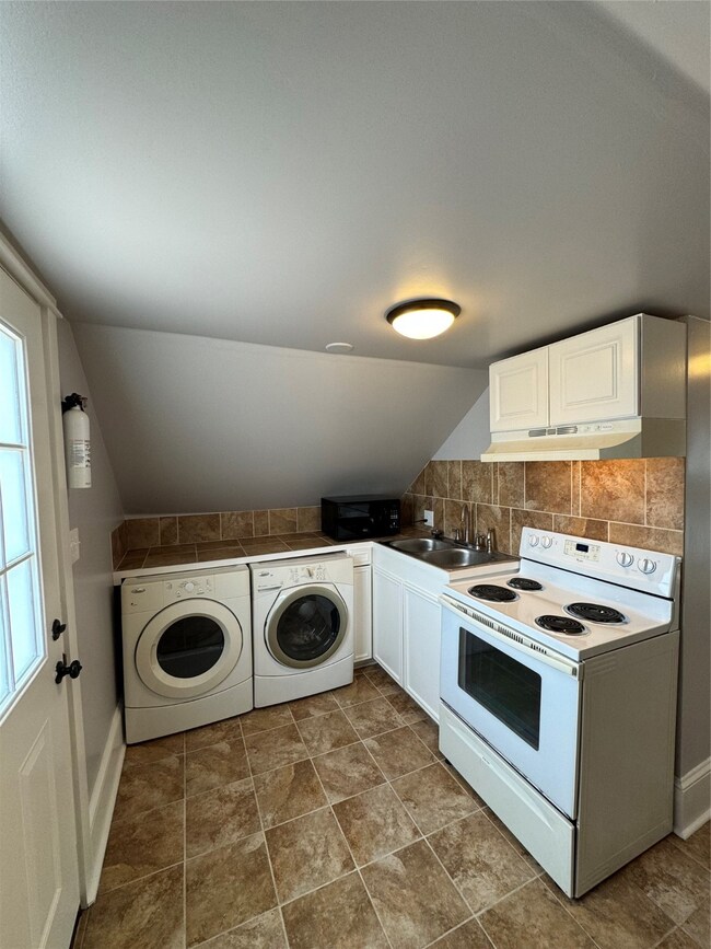 1012 12th St unit Up, Galveston, TX 77550 - photo 6