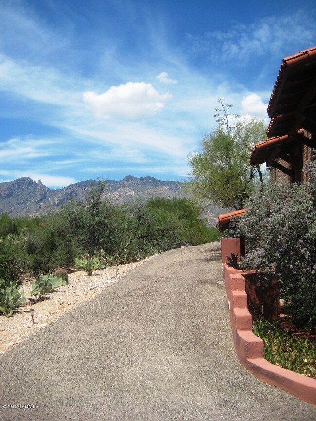 5239 N Valley View Rd, Tucson, AZ 85718 - photo 3