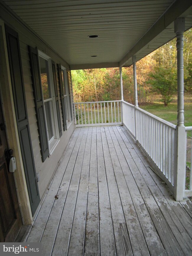 159 Monroe Bay Cir, Colonial Beach, VA 22443 - photo 2