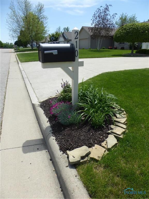 210 Carson Dr, Bryan, OH 43506 - photo 2