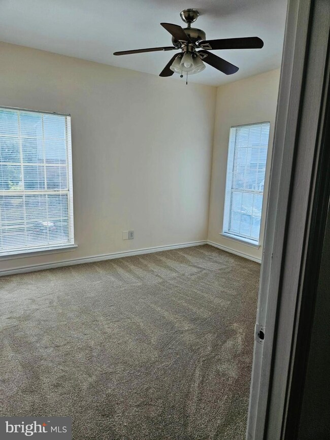 12158 Penderview Ln unit 1721, Fairfax, VA 22033 - photo 6