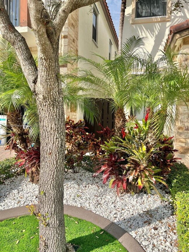 10375 NW 70th Ln unit 10375, Doral, FL 33178 - photo 4