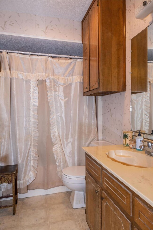 903 Melanie Ln, Keene, TX 76059 - photo 6