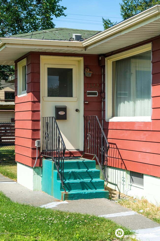 5_EntranceExterior