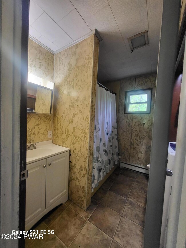 146 Kemadobi Cir E, Dingmans Ferry, PA 18328 - photo 7