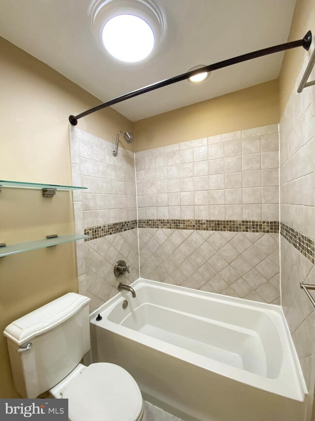 11583 Maple Ridge Rd, Reston, VA 20190 - photo 6