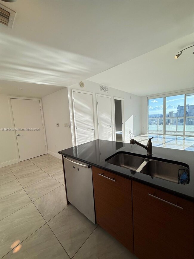 50 Biscayne Blvd unit 3405, Miami, FL 33132 - photo 5