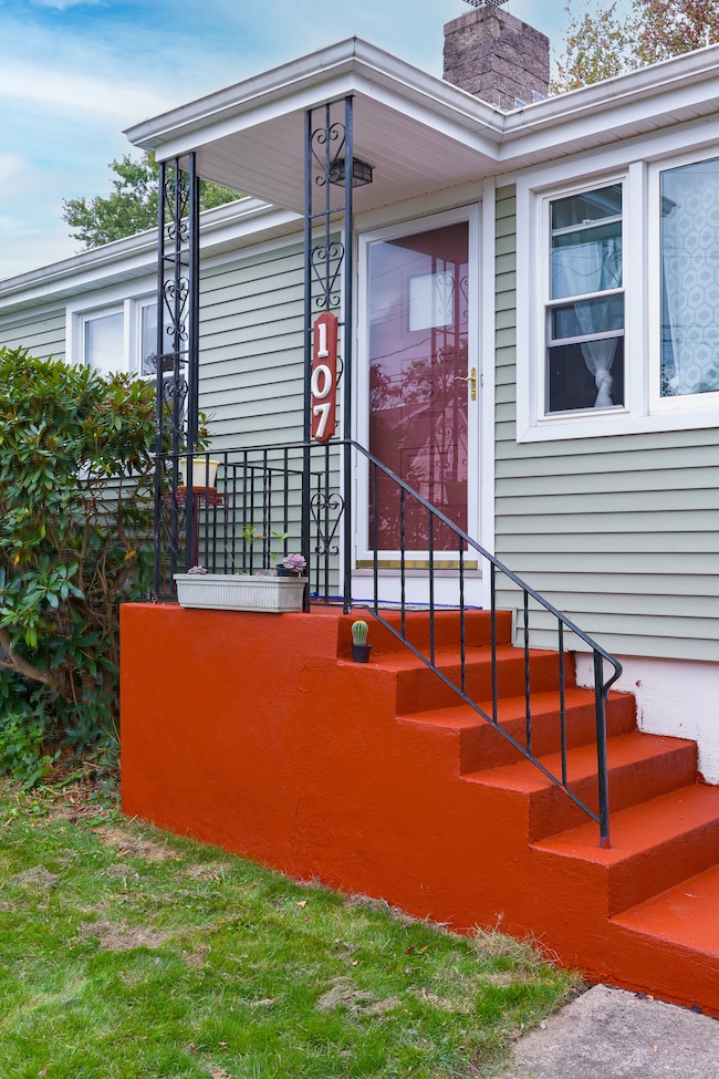 107 Tuthill St, West Haven, CT 06516 - photo 3