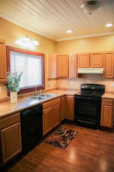 BEAUTIFUL modern kitchen!  All electric appliances