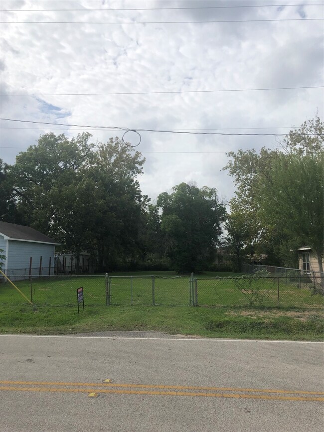 11079 Holbrook St, Houston, TX 77093 - photo 2