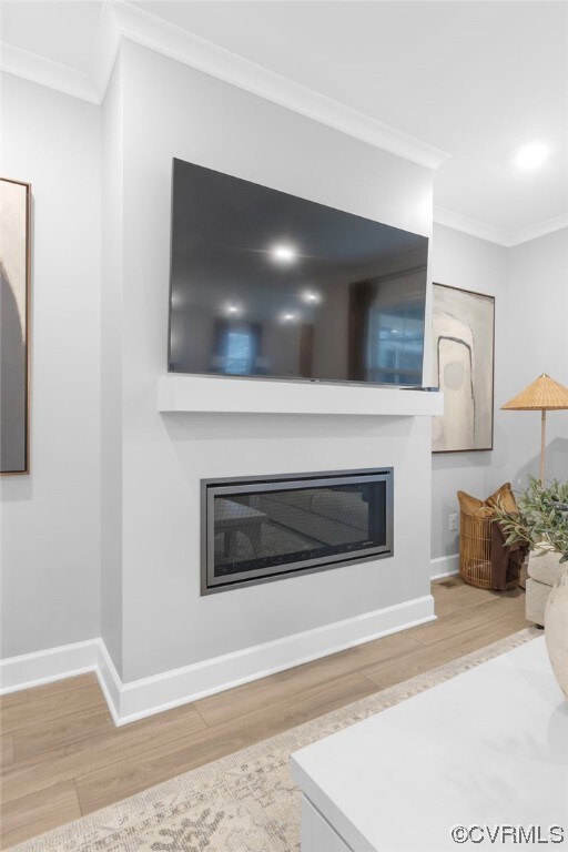 Builder images of a previously built decorated model, finishes, available options, and layout can differ in actual home.