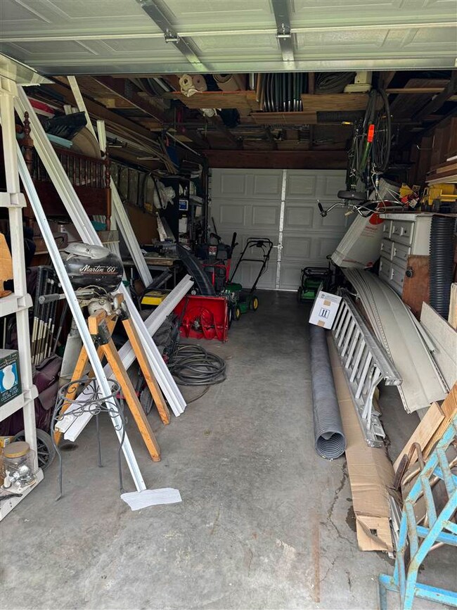 1213 Bowler St, Hiawatha, IA 52233 - photo 4