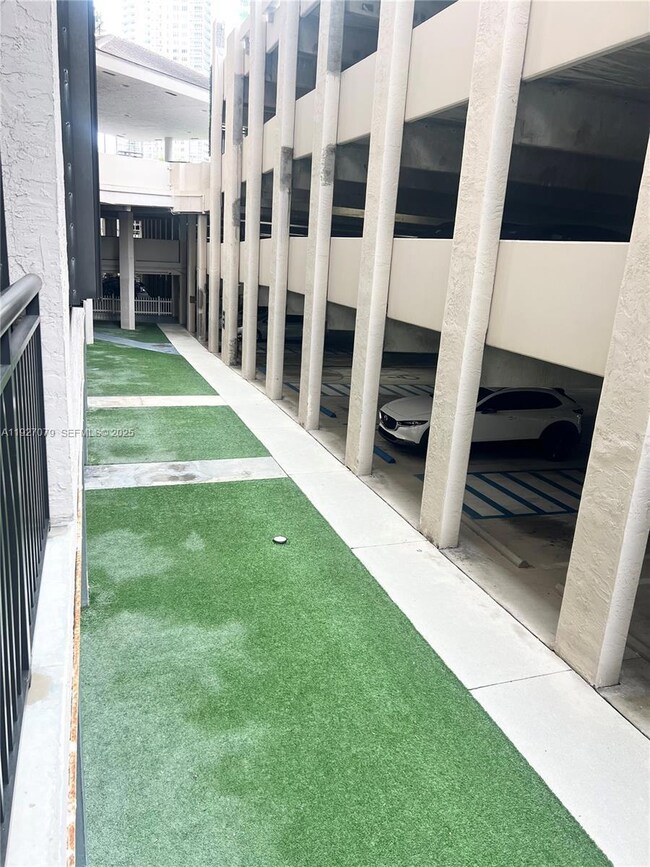 Brickell Key Two Condo unit 214, Miami, FL 33131 - photo 7