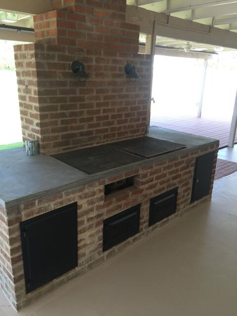 Built in BBQ and smoker