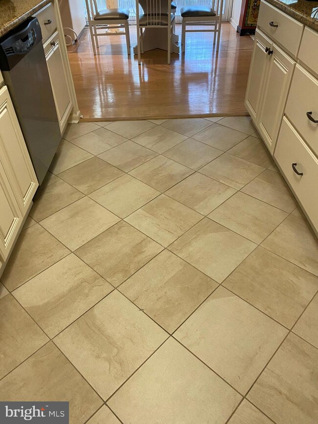 Green Hill Condominiums unit W-315, Wynnewood, PA 19096 - photo 6