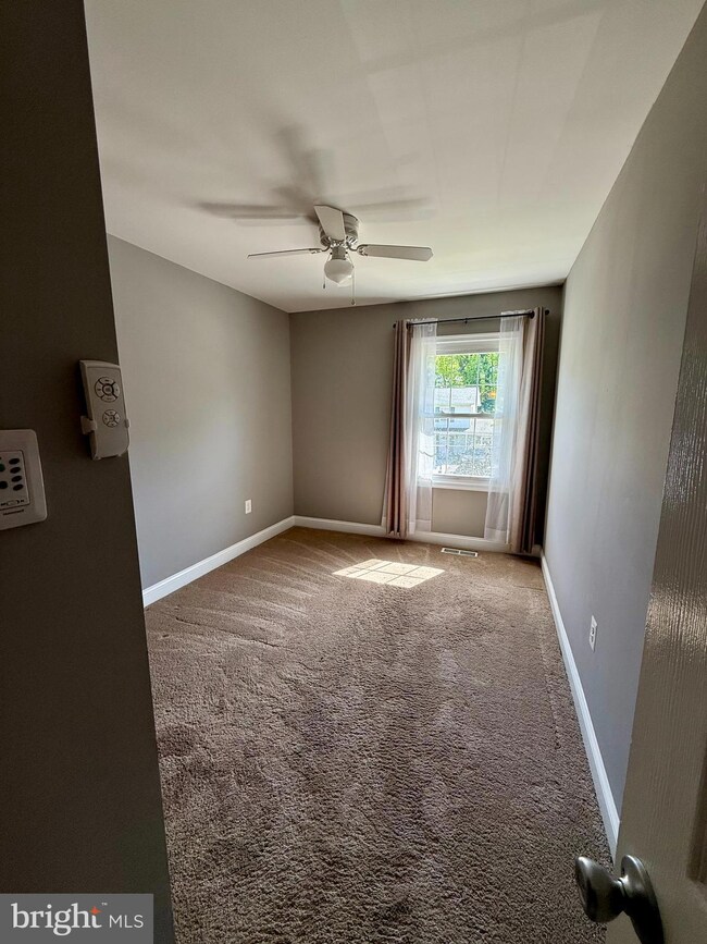 2346 Maytime Dr, Gambrills, MD 21054 - photo 6