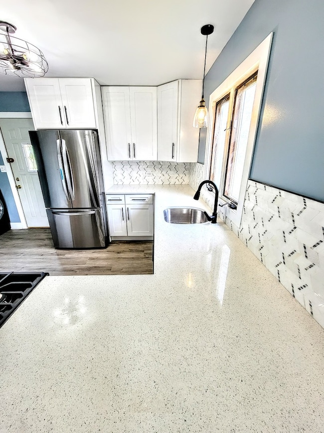 12832 W Brooke Ave, Waukegan, IL 60087 - photo 4