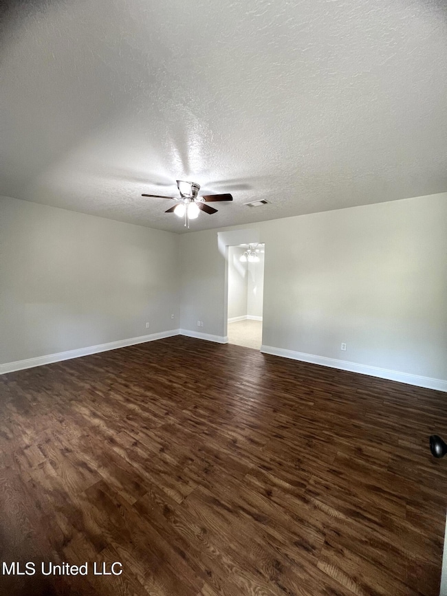 7005 Knollwood 6